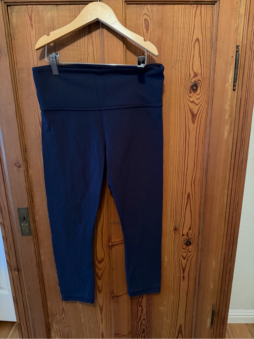Athleta Navy Elation capriLeggings